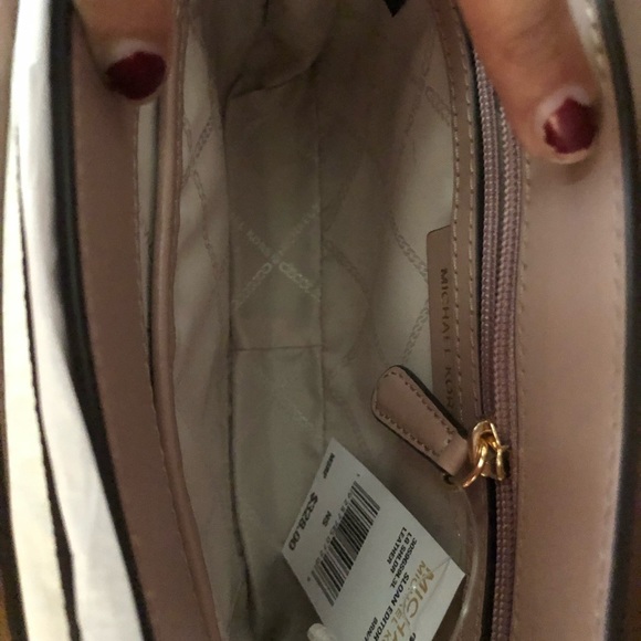 🦄Beautiful Michael Kors Bag - Picture 6 of 7